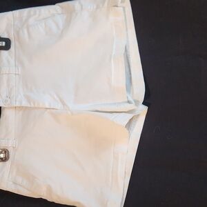 Magellan Outdoors women's white shorts size 10